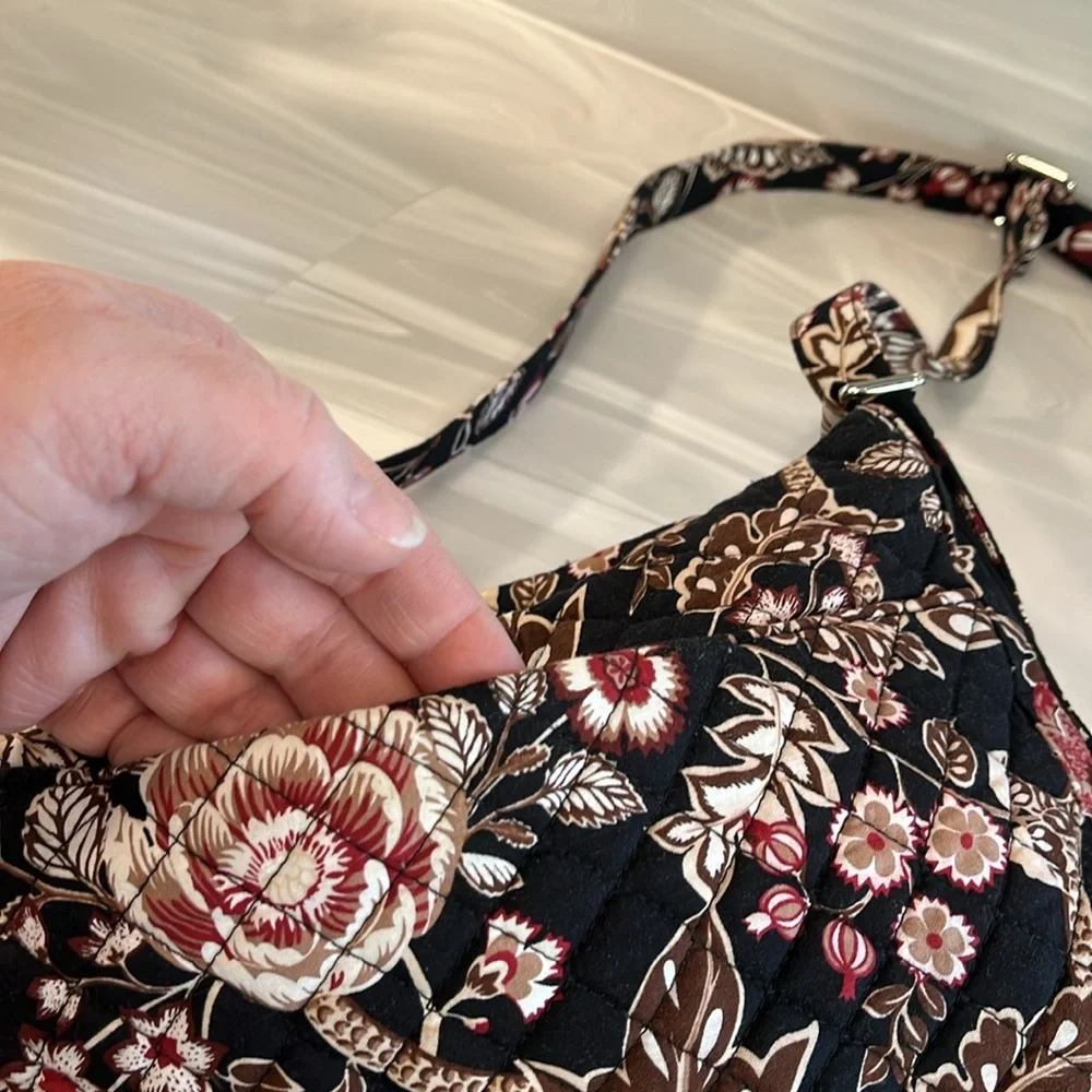 Vera Bradley triple zip
Hipster purse. EUC! - Picture 5 of 6